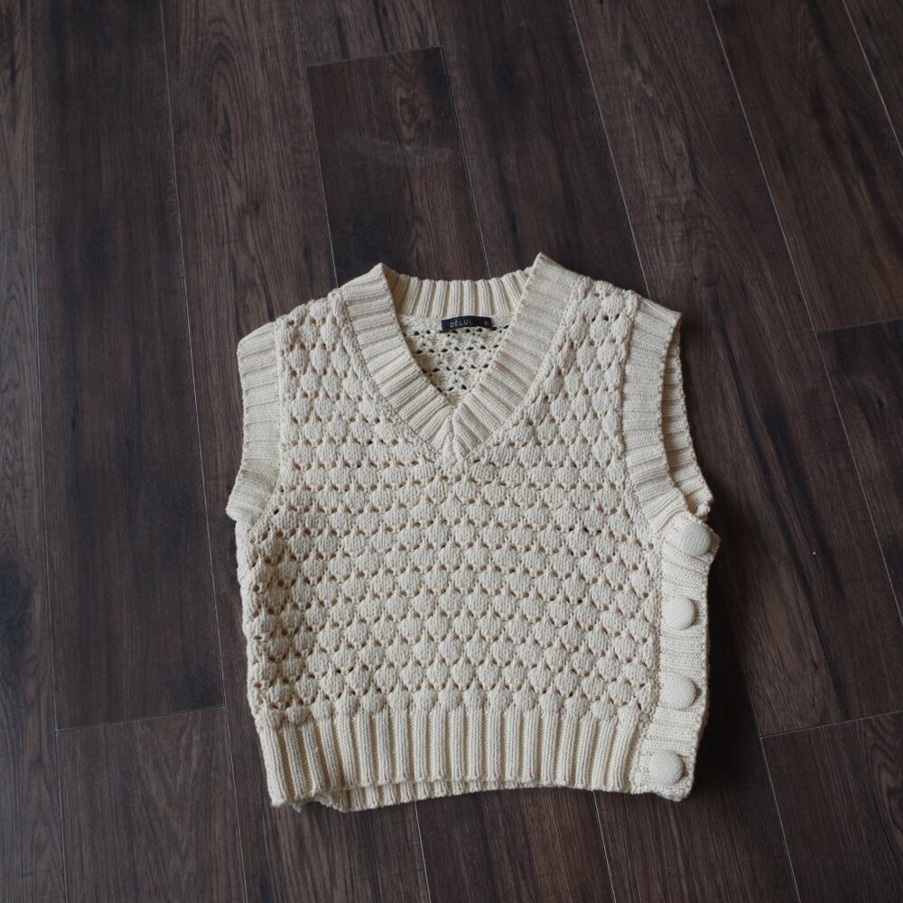 Knitt Style Ladies Cream Color Vest